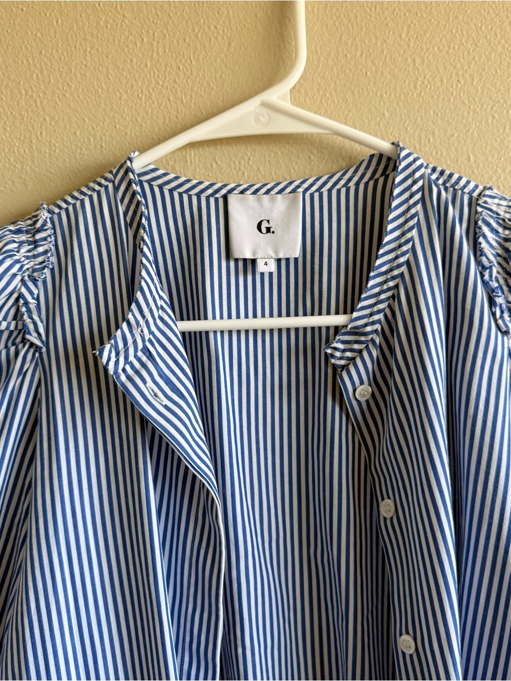 G Label Striped Puff Ruffle Blouse - Picture 5 of 11